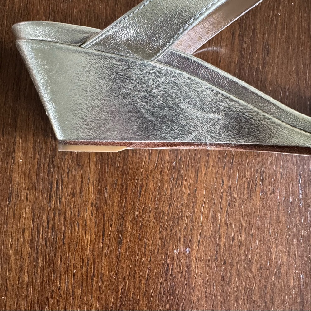 Stuart Weitzman Aleena Gold Metallic Wedge Mule Sandal Size 8B - Picture 15 of 16